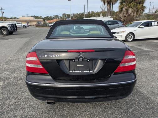 2004 Mercedes-Benz CLK-Class Base