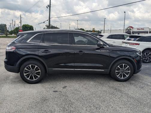 2023 Lincoln Nautilus Standard