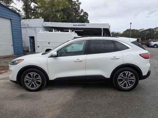 2020 Ford Escape SEL