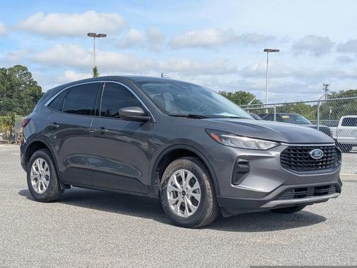 Carbonized Gray Metallic 2023 Ford Escape Active