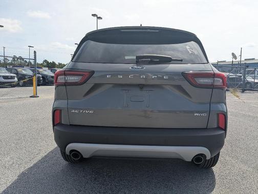 Carbonized Gray Metallic 2023 Ford Escape Active