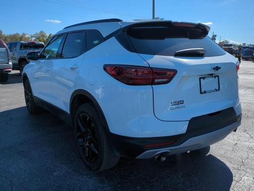 Summit White 2023 Chevrolet Blazer 2LT