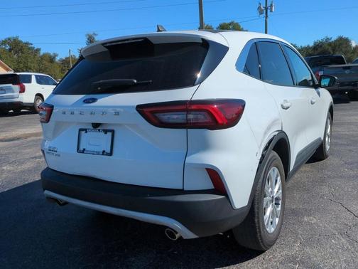Oxford White 2023 Ford Escape Active