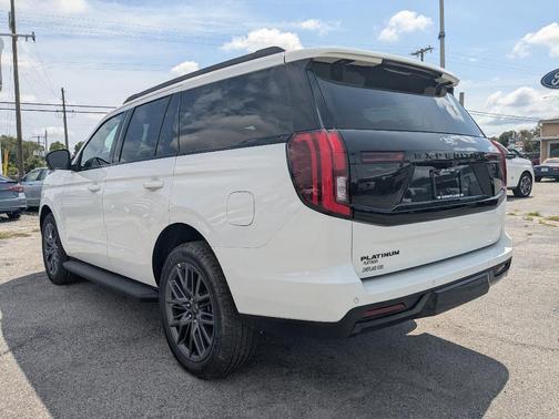 Star White 2026 Ford Expedition Platinum
