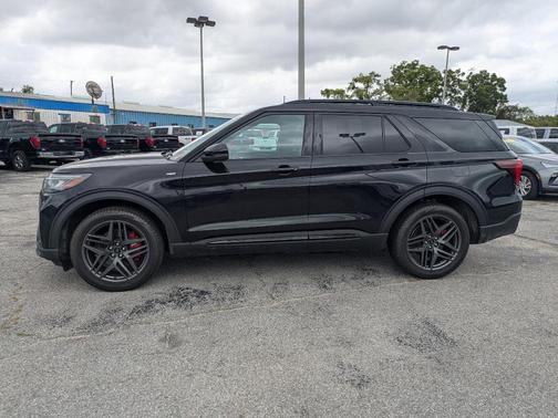 Black 2025 Ford Explorer ST-Line