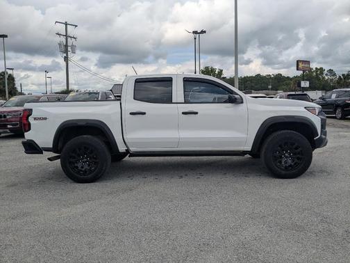 Summit White 2023 Chevrolet Colorado Trail Boss