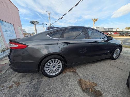 2015 Ford Fusion Hybrid SE