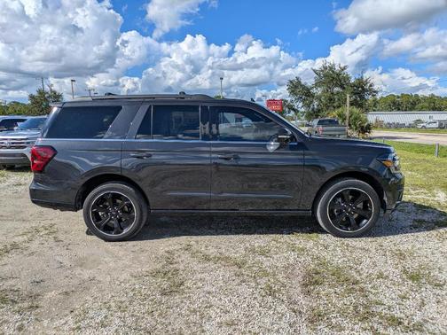 Dark Matter Metallic 2022 Ford Expedition Limited