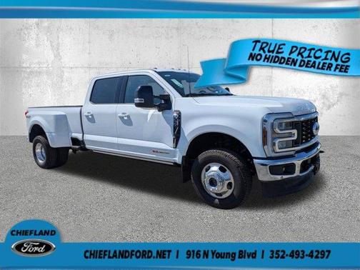 Oxford White 2026 Ford F-350 Lariat Super Duty