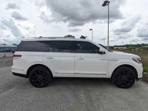 2023 Lincoln Navigator Reserve