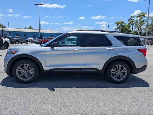 Silver 2022 Ford Explorer XLT