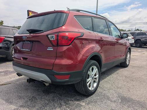 Red 2019 Ford Escape SEL
