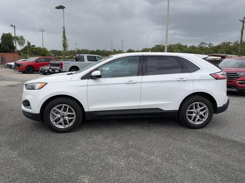 White 2023 Ford Edge SEL