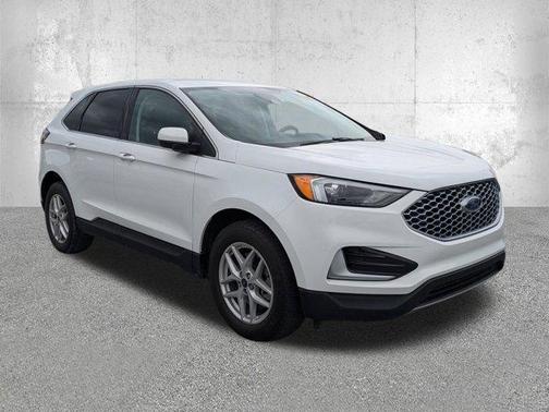 White 2023 Ford Edge SEL