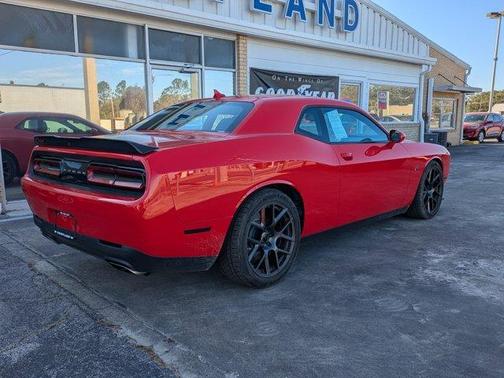 2016 Dodge Challenger 392 Hemi Scat Pack Shaker