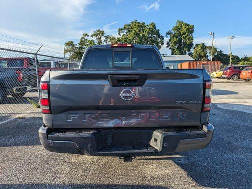 2022 Nissan Frontier SV