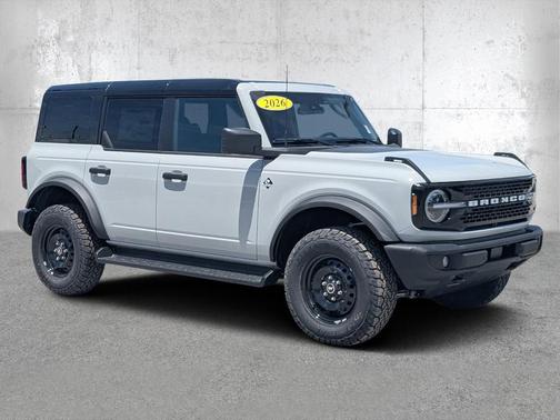 Avalanche Gray 2026 Ford Bronco Outer Banks