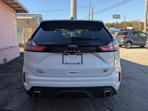 2022 Ford Edge ST