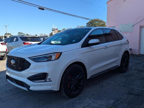2022 Ford Edge ST