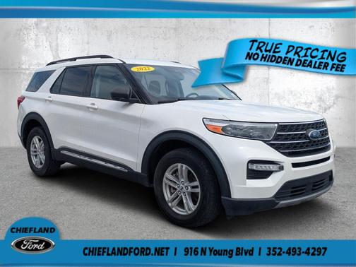 White 2022 Ford Explorer XLT
