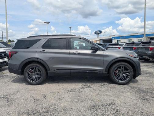 Carbonized Gray Metallic 2026 Ford Explorer ST-Line