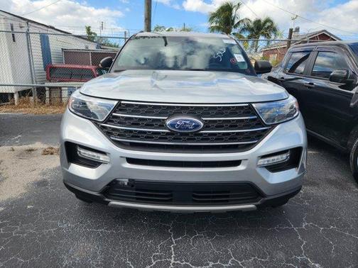 Carbonized Gray Metallic 2023 Ford Explorer XLT