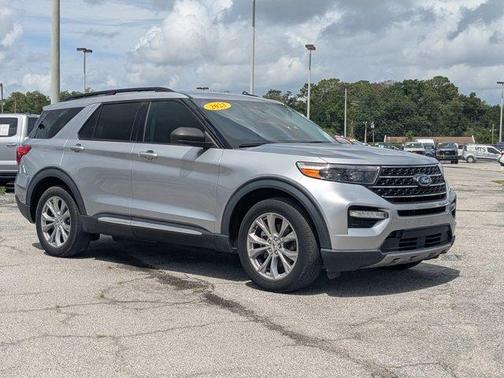 Carbonized Gray Metallic 2023 Ford Explorer XLT