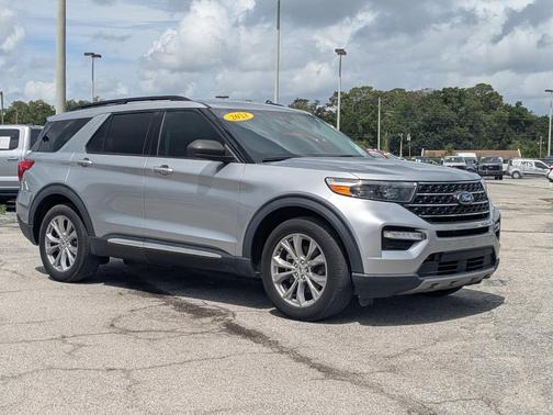 Carbonized Gray Metallic 2023 Ford Explorer XLT