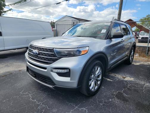 Carbonized Gray Metallic 2023 Ford Explorer XLT