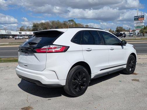 2023 Ford Edge SE