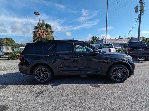 2025 Ford Explorer ST