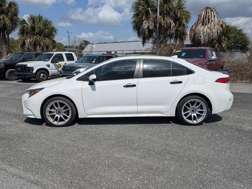 Super White 2021 Toyota Corolla LE