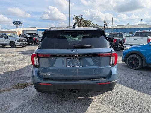 Vapor Blue Metallic 2025 Ford Explorer Active