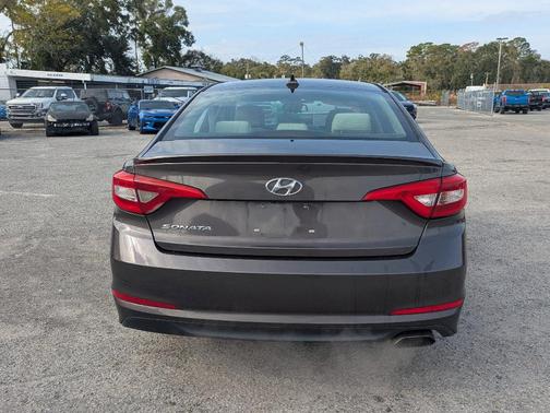 2017 Hyundai SONATA SE