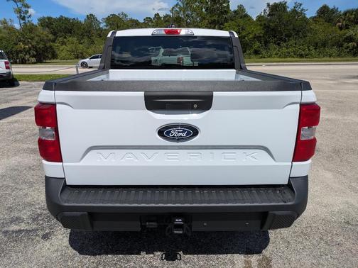 Oxford White 2025 Ford Maverick XL