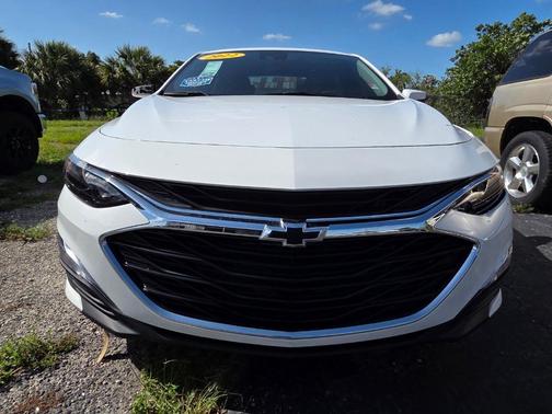 Summit White 2022 Chevrolet Malibu RS