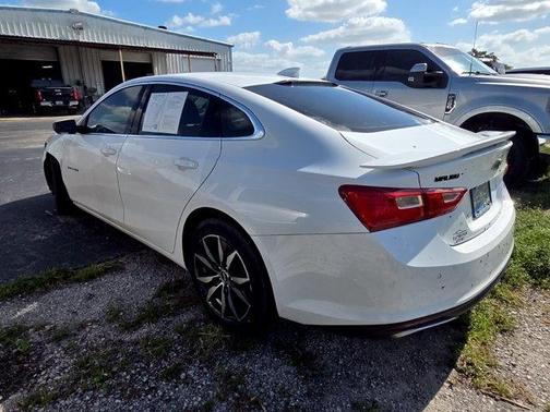 Summit White 2022 Chevrolet Malibu RS