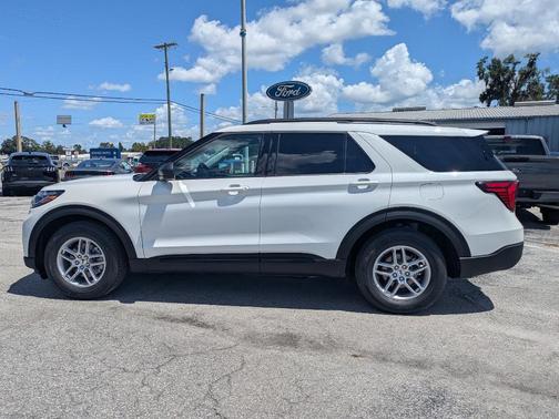 Star White 2026 Ford Explorer Active