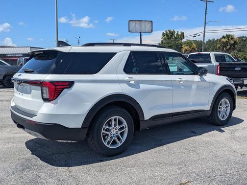 Star White 2026 Ford Explorer Active