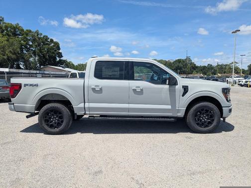 Avalanche 2026 Ford F-150 XLT