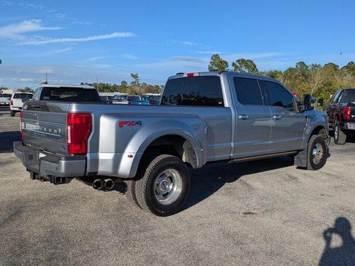 Iconic Silver Metallic 2022 Ford F-350 Platinum