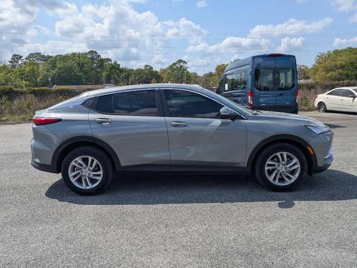 Moonstone Gray Metallic 2024 Buick Envista Preferred