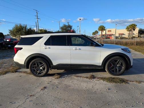 2025 Ford Explorer ST
