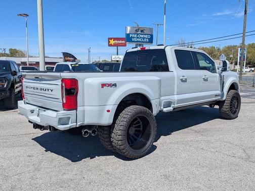 Avalanche 2026 Ford F-450 Platinum