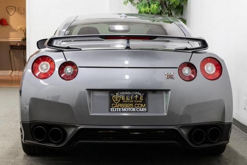 2013 Nissan GT-R Premium