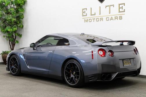 2013 Nissan GT-R Premium