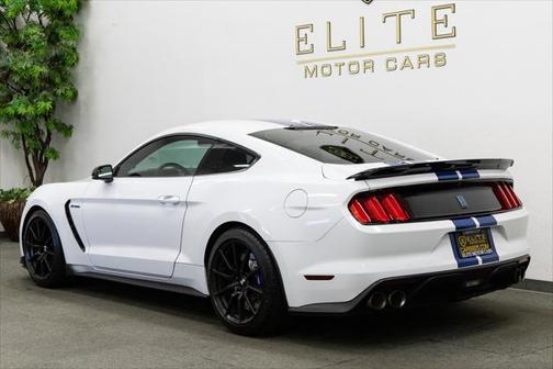 2018 Ford Shelby GT350 Base