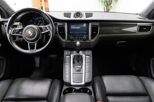 2017 Porsche Macan Turbo