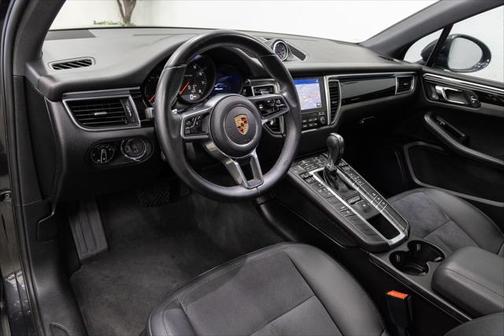2017 Porsche Macan Base