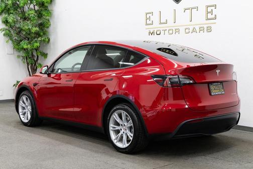 2022 Tesla Model Y Long Range Dual Motor All-Wheel Drive
